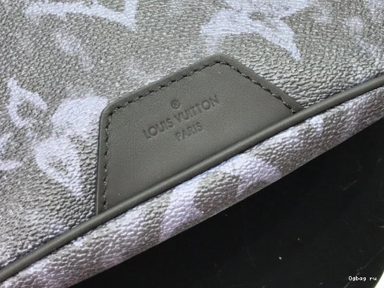 DISCOVERY BUMBAG VUITTON LOUIS 0808